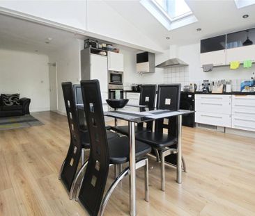 1 bedroom in a house share to rent - Photo 6