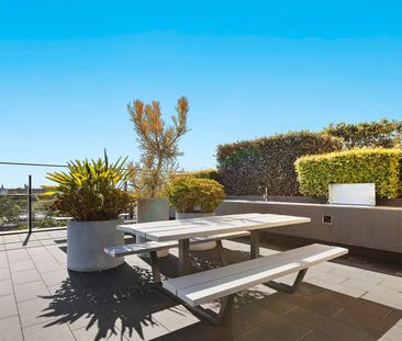 Inner-city style in the vibrant Central Park precinct - Photo 6