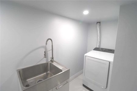 For Lease - 688 Village Parkway, Markham, Ontario - Photo 4