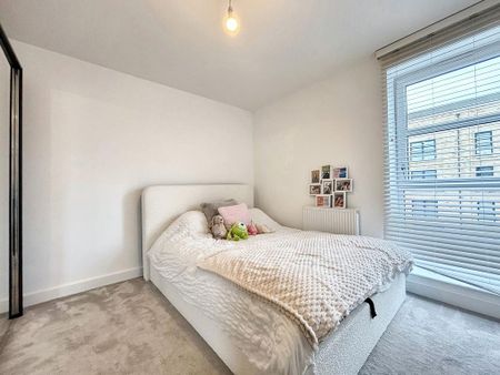 2 bedroom flat to rent - Photo 2