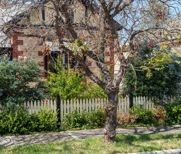 Charming Maisonette Fresh from Vogue-Style Makeover - Photo 6