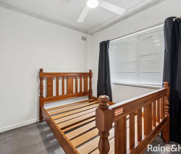 Furnished 2 Bedroom Beauty! - Photo 4