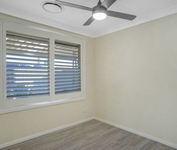 COMFORTABLE HOME INCLUDES SOLAR PANELS !!! - Photo 2