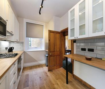 3 bedroom end of terrace house to rent - Photo 5