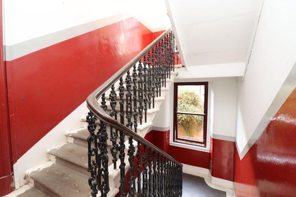 2 Bed Flat, Boyd Street, G42 - Photo 1