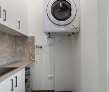 One Bedroom Apartment with Parking in Prime Location - Photo 4