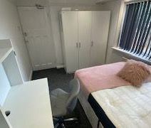 Charter Avenue - Photo 2