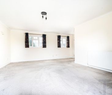 3 bedroom flat to rent - Photo 3