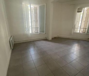 Appartement 1 pièces 32m2 MARSEILLE 8EME 523 euros - Photo 2