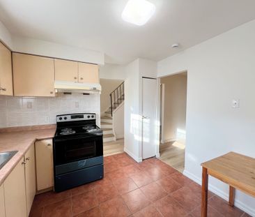 For Lease - 41 Yellow Birchway N/A, Toronto, Ontario - Photo 6