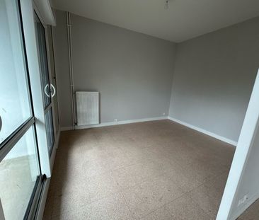 Location Appartement 5 pièces 104 m² La Châtre - Photo 2