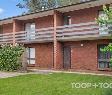 LIGHT-FILLED KENSINGTON TOWNHOUSE - Photo 1