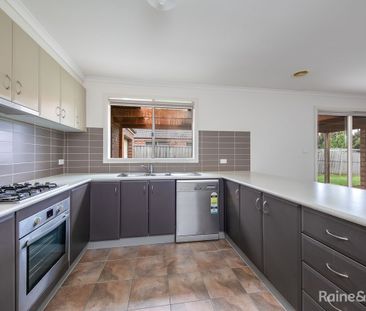 10 Isabella Street, Sunbury, VIC 3429 - Photo 6