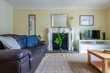 3 Bed Terraced House, Tarbert Walk, E1 - Photo 2