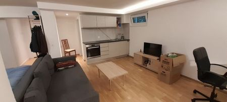 Appartement moderne de 1,5 pièce, meublé sur demande, avec sièges extérieurs ! - Photo 4