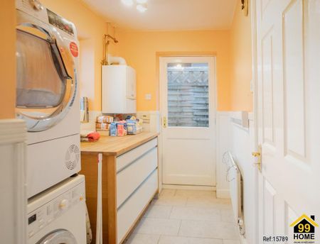 4 bedroom detached house to rent - Photo 2