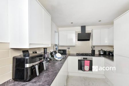 1 bedroom in a house share to rent - Photo 4