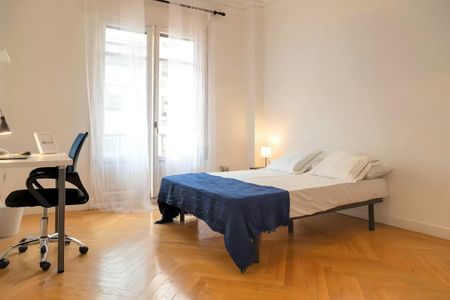 Calle de Fernández de los Ríos, Madrid, Community of Madrid 28015 - Photo 5