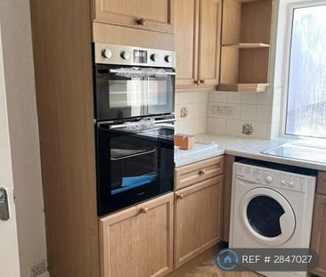 1 bedroom in a house share to rent - Photo 4