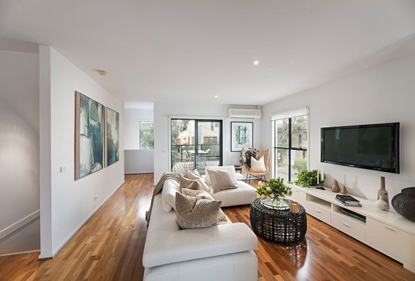 Stylish Townhouse with City Views & Private Music Studio in Prime Brunswick East - Photo 1