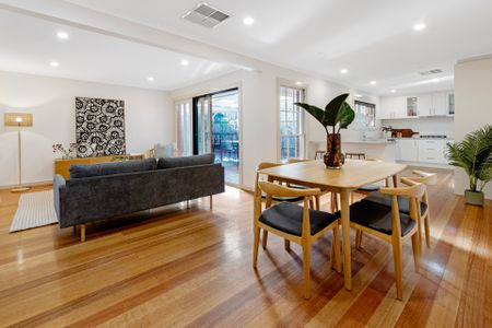 Spacious 4 Bedroom Family Home with Great Living Zones! - Photo 2