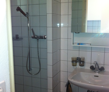 CHARMANTE WOHNUNG FÜR SINGLES AN RUHIGER LAGE MIT GARTENSITZPLATZ! - Foto 5