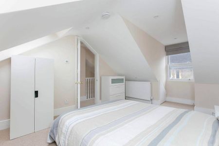 3 bedroom flat to rent - Photo 5