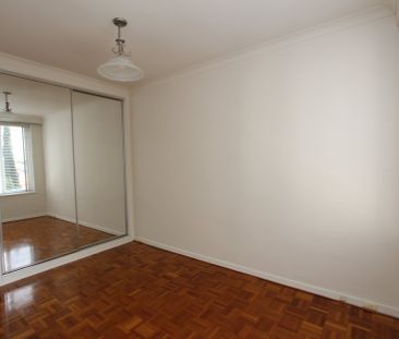 LUXURY ELWOOD LIVING - Photo 2