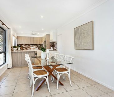 Spacious Family Living in a Peaceful Cul-de-Sac – Solar, Privacy & ... - Photo 4