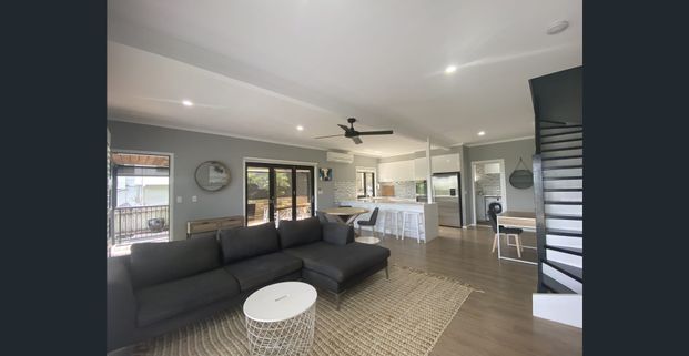 Sunsets and Surf Breaks - Sunshine living at it's best - Photo 1