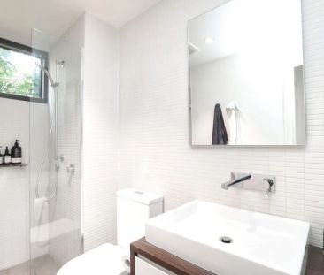 Spacious Townhouse in the Heart of Richmond - Photo 3