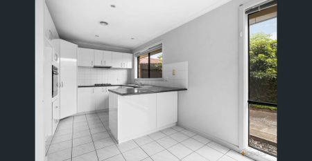 PRIME PARKDALE LOCATION - 3-BEDROOM SINGLE LEVEL TOWNHOUSE - Photo 5