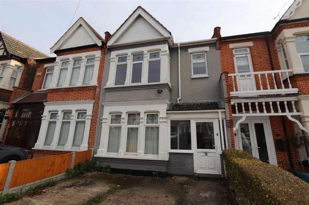 Ilfracombe Avenue, Southend-on-sea, SS1 - Photo 1