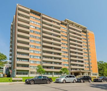 Saphir II | 135 Place Côte-Vertu, Montreal - Photo 1