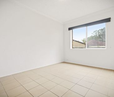 Charming 2-Bedroom Unit in Convenient Minto Location - Photo 1