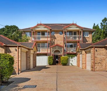 Spacious 2-Bedroom Apartment in Prime Location, Small Boutique Complex - Photo 4