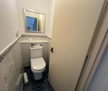 4 bedroom flat to rent - Photo 5