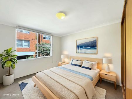 Spacious One Bedroom Apartment ! - Photo 2