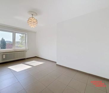 Lichtrijk appartement met 2 slaapkamers - Photo 2