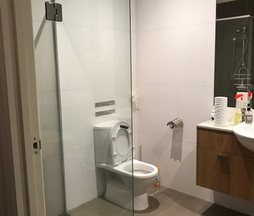 Caulfield South - Photo 1