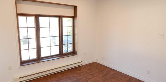 Montréal – Avenue Mercier – 3 bedroom apartment for rent - Photo 2