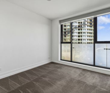 Look No Further! - Photo 4