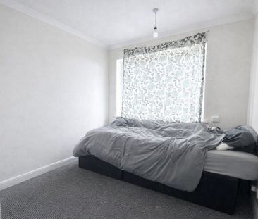 4 Bedroom Student House To Let - HP13 - Photo 3