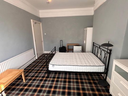 Room 4 22 Cliftonville Avenue, Belfast, BT14 6BX - Photo 1