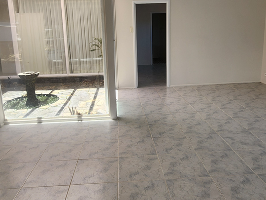 2 Binda Place, Bundall, QLD - Photo 1