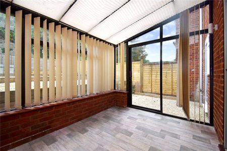 3 bedroom terraced house to rent - Photo 3