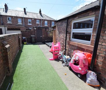 3 bedroom terraced house to rent - Photo 3