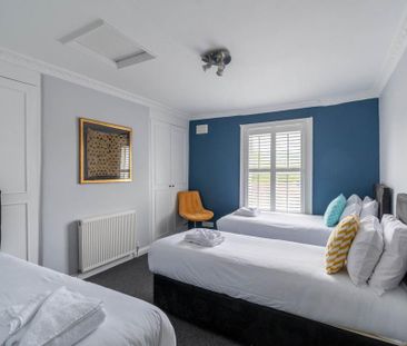 3 bedroom terraced house to rent - Photo 6
