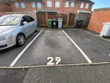 2 bedroom mews to rent - Photo 4