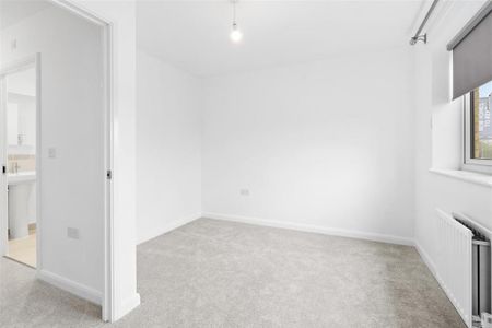 4 bedroom terraced house to rent - Photo 4